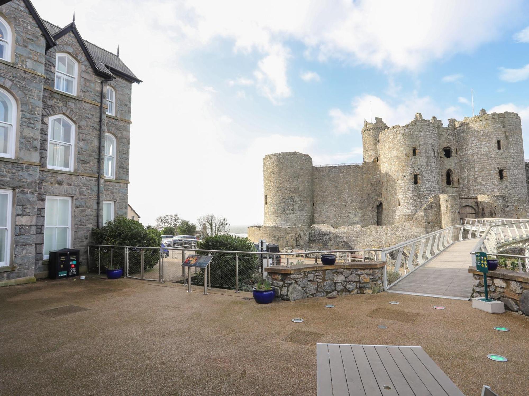 Harlech Apartments - Gwern Kültér fotó